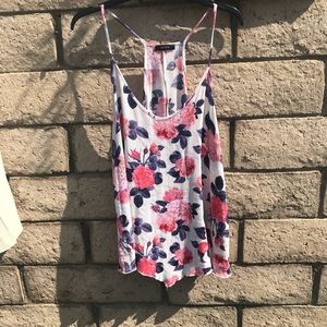 Ladies sleeveless blouse